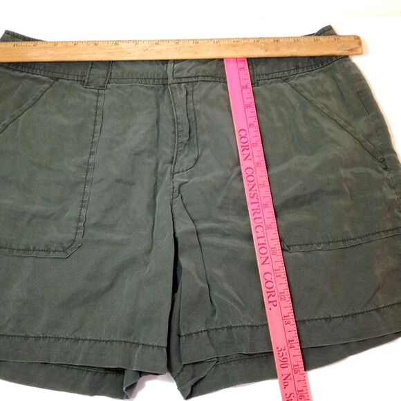 Vintage Womans Liz Claiborne Soft Tencel Brown Shorts Size 12 - Picture 7 of 8